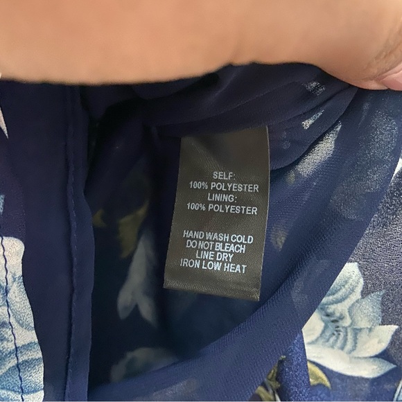 Lulu's Elated Energy Navy Blue Floral PrintConvertible Romper Size Small - Picture 13 of 13